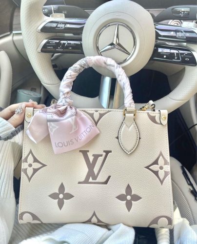 Louis Vuitton Empreinte Monogram Giant Onthego PM M45654 Creme Bois De Rose photo review